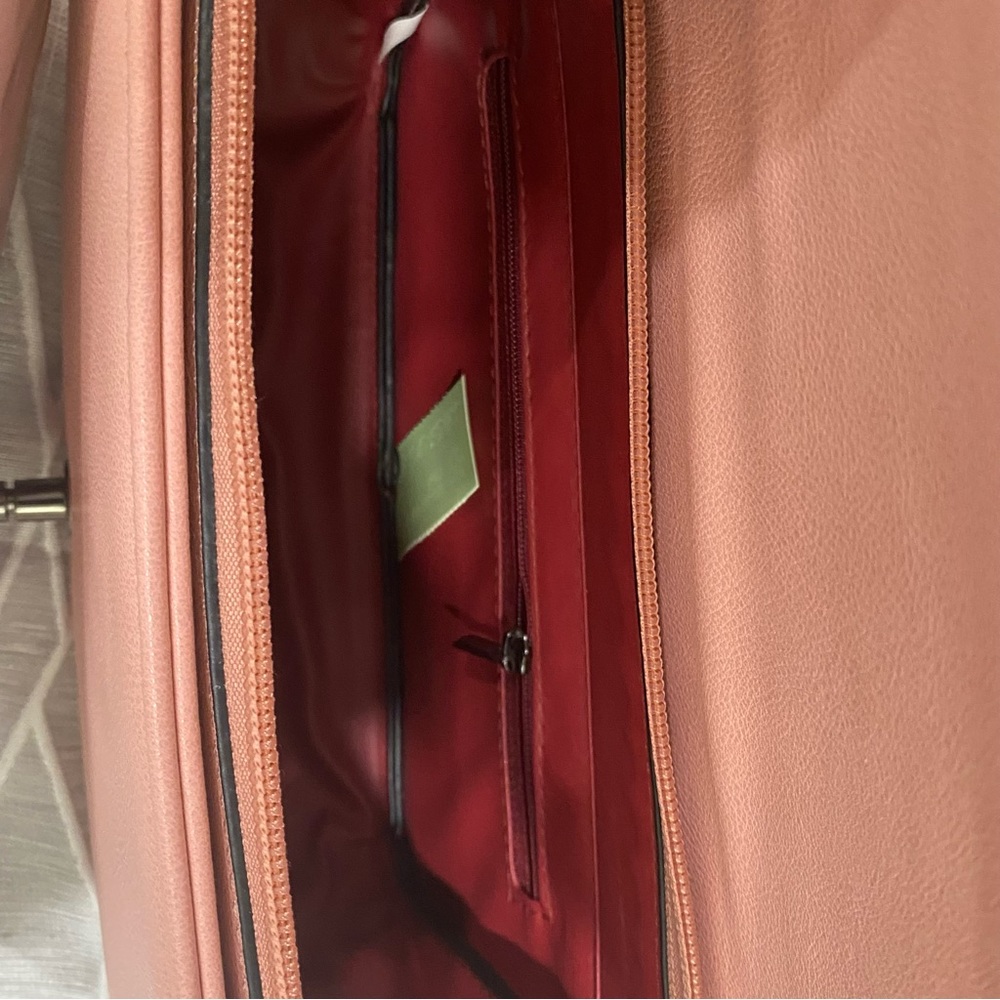 Fashion leather blush bag ad and wallet. - Picture 4 of 7